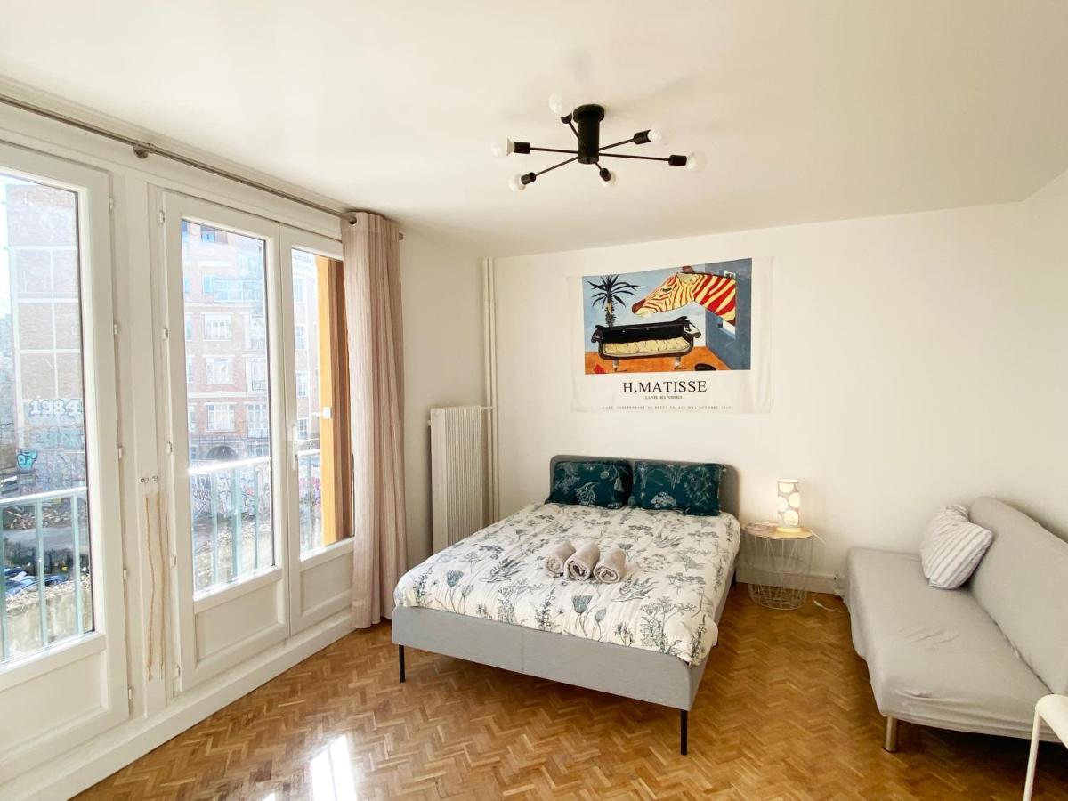 Paris: Agreable Chambre D'un Grand Artiste
