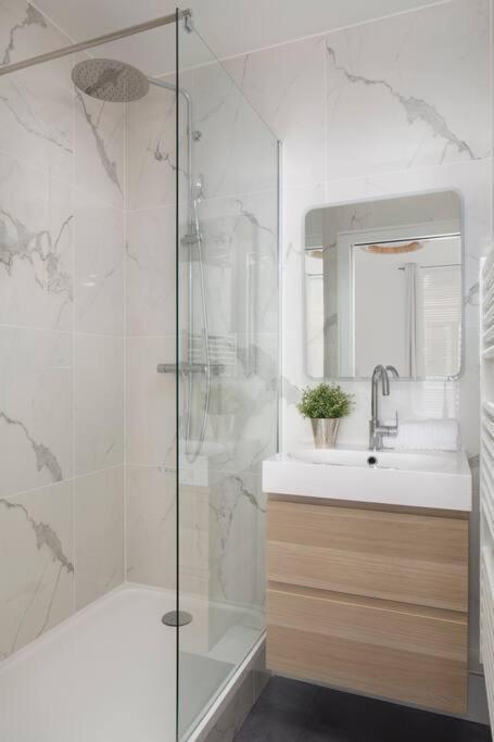 Apartment Hsh Saint-denis Luxueux 6p-2br Paris