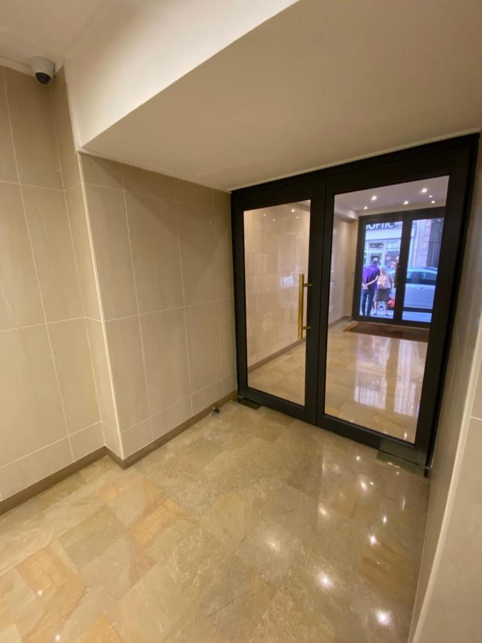 10 Mins Walk Eiffel Tower, 16 Apartment *
