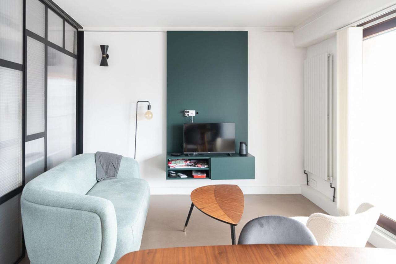 Apartment Bright 38 M Near The Buttes Chaumont Paris