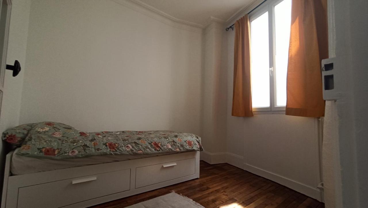 Apartment Montmartre - Balcony Overlooking