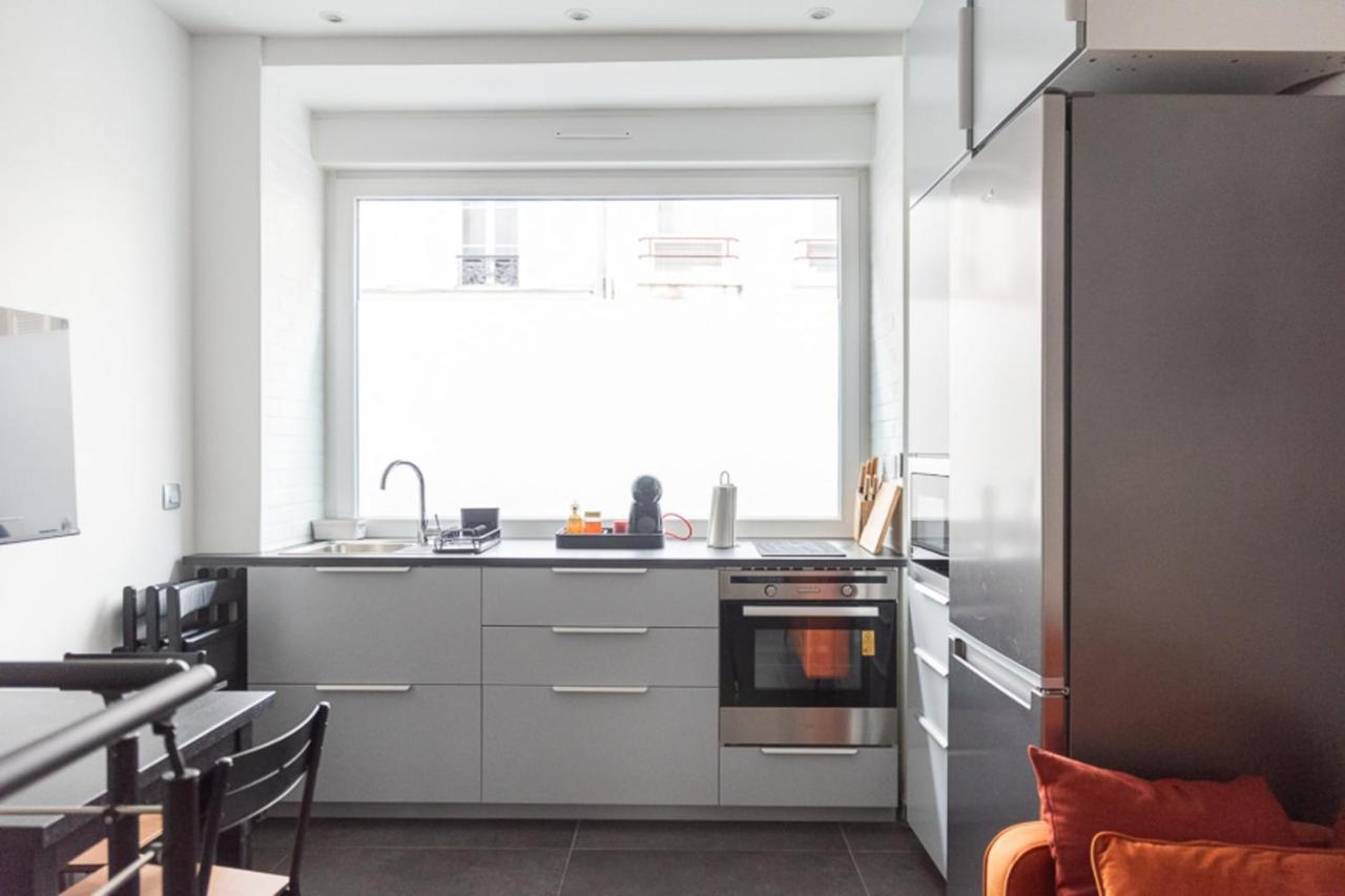 Spacious And Comfortable In 17th Apartment Paris
