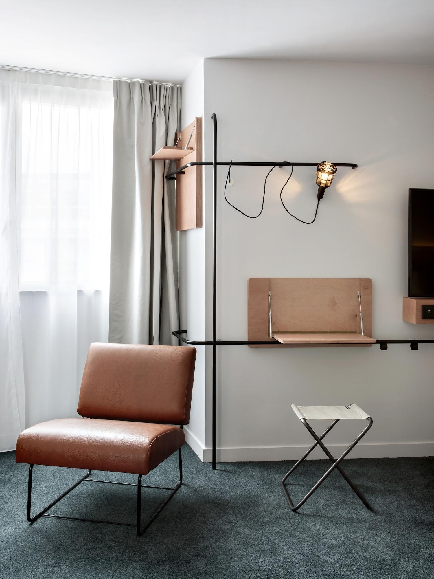 Moxy Bastille 3*