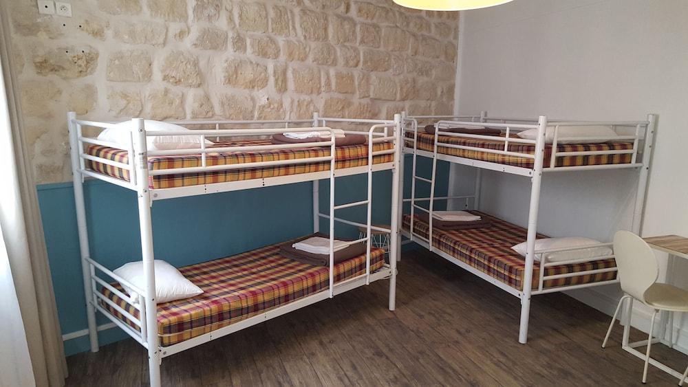 Le Regent Montmartre By Hiphophostels Hostel Paris