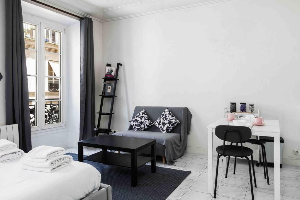 Apartment Promo! Beautiful Near The Galeries Lafayette! *