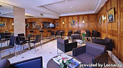 Best Western Au Trocadero 3*