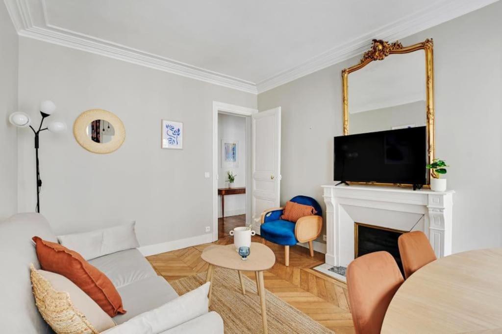Elegant Parisian Flat - Monceau *