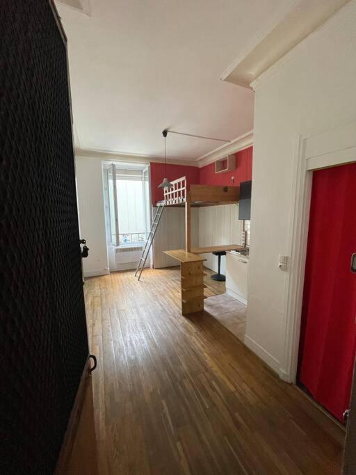 Studio Calme 20eme Apartment *