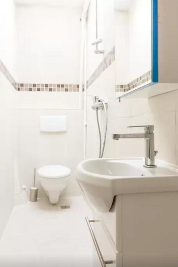 Private Center Apartment *
