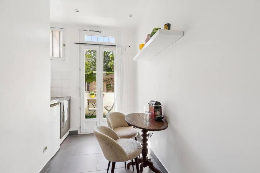 Cosy Studio With Terrace Retreat - Mp52a Appartement Paris