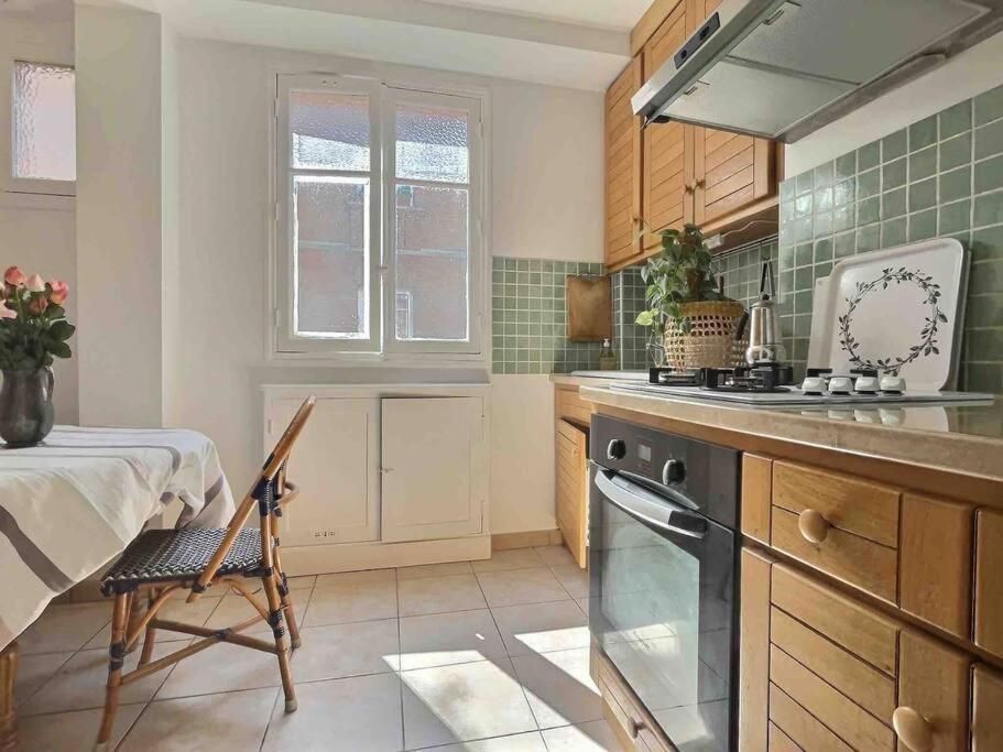 Charming Eiffel Tour/invalides Apartamento *