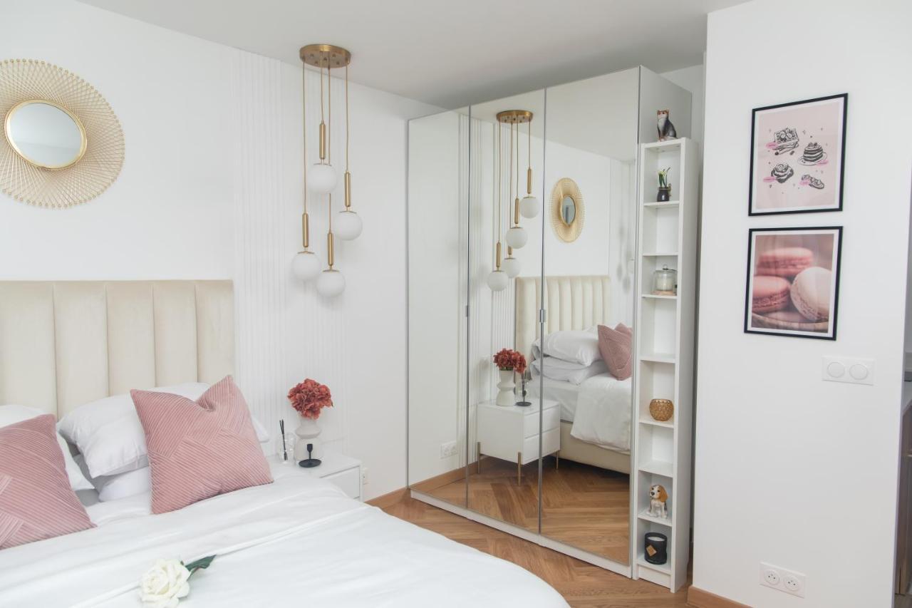 Paris' Premium Romantic