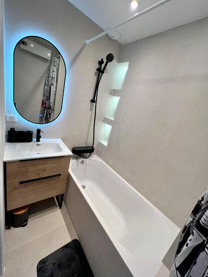 Homestay With Fabulous View On Roofs Paris