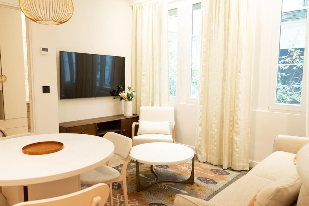 New Luxury - 4 People Apartment *