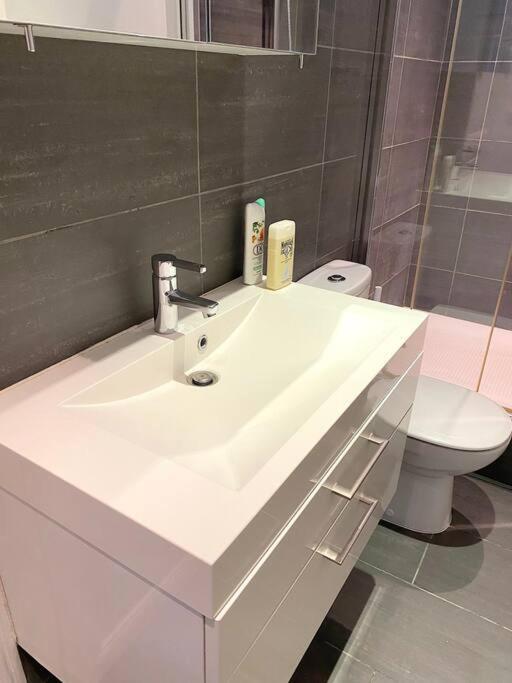 Apartment Mytripinparis - Large And Sunbathed 1br - Close To The Eiffel Tower