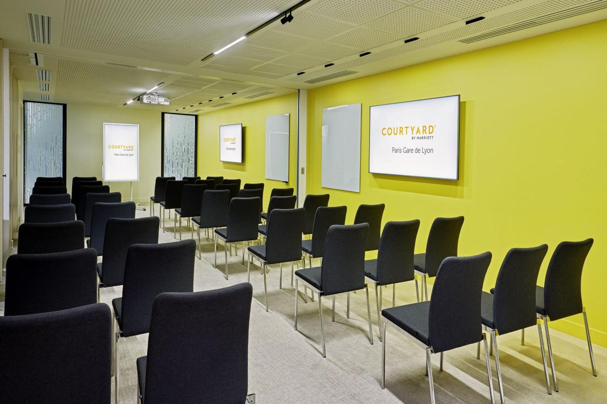 Hotel Courtyard By Marriott Gare De Lyon 4*
