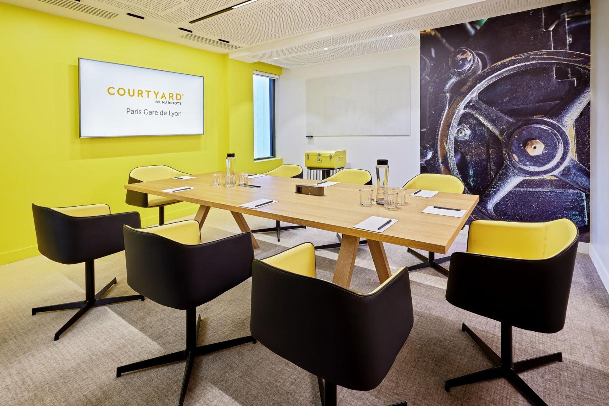 Courtyard By Marriott Gare De Lyon 4*