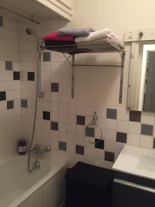 Appartement 16 -near Champs-elysees 75m2 Paris