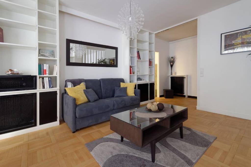 Appartement 16 -near Champs-elysees 75m2