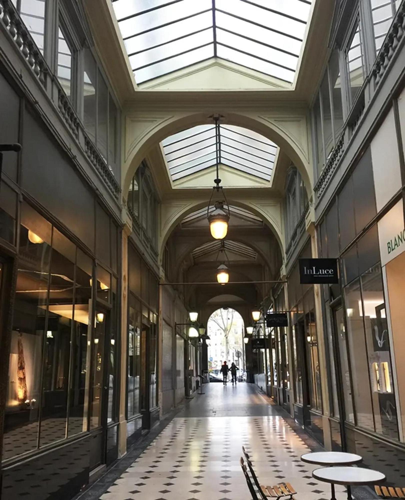 Beautiful Loft In Champs-elysees