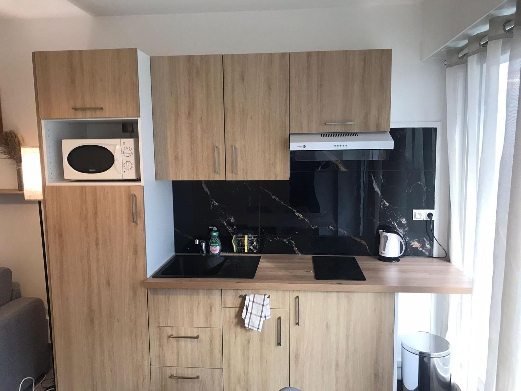 Apartment Studio 31m2 Plein Est Avec Balcon Laumiere