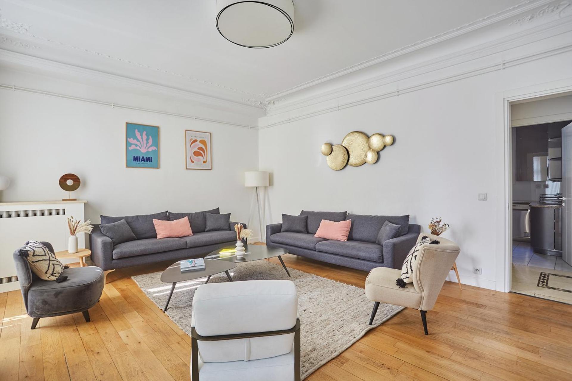 Apartment Center Of Montmartre By Prestige Paris