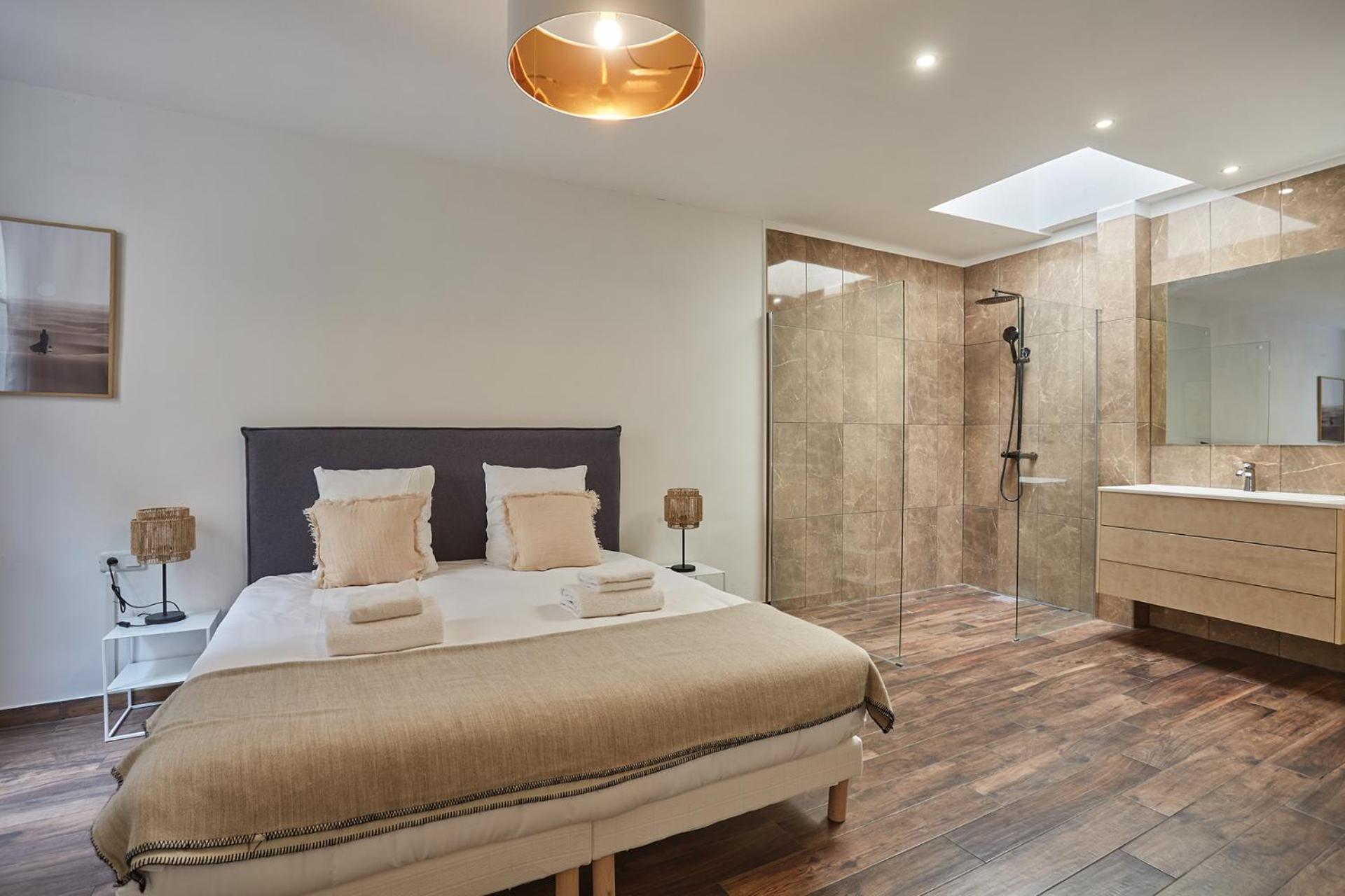 Center Of Montmartre By Prestige * Paris
