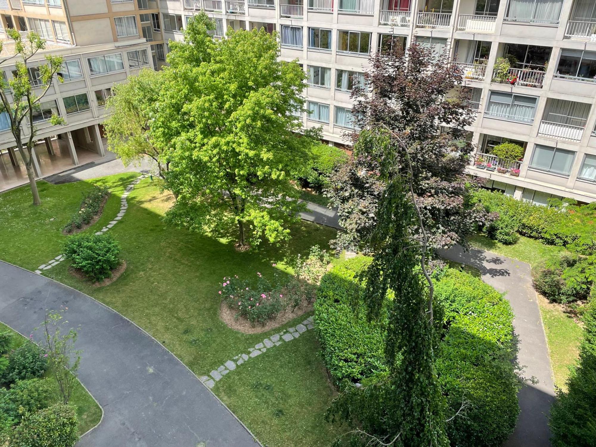 Superb Flat With Iconic Eiffel Tower View * Paris