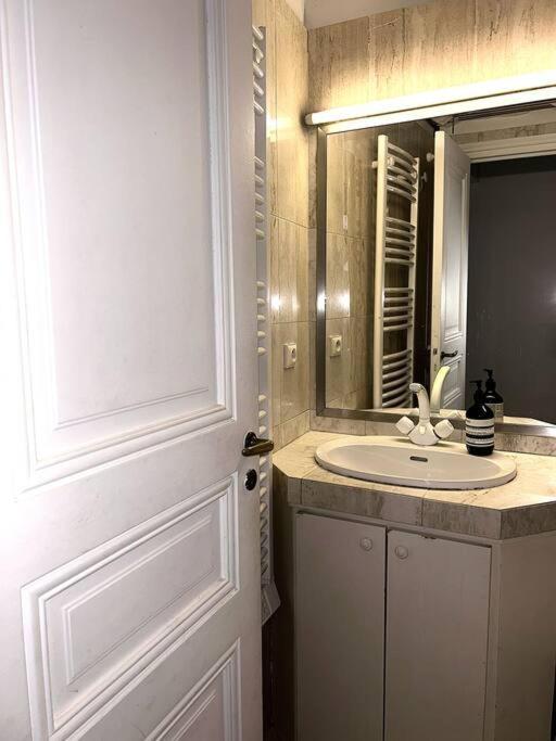 Duplex Sur 2 Etages - Le Marais - Centre Apartment *