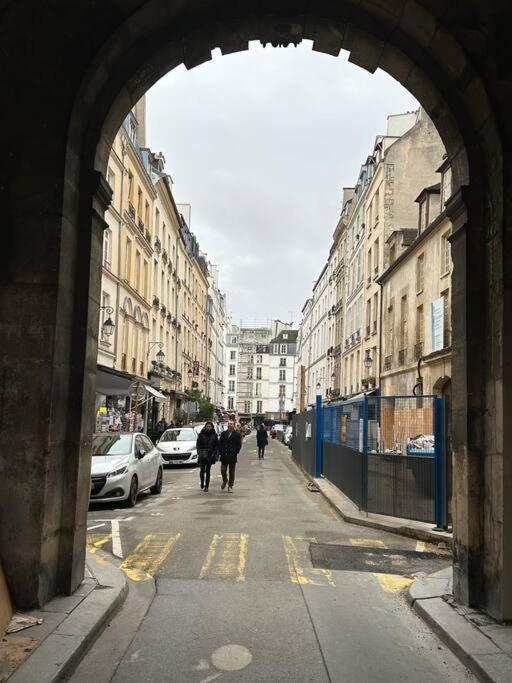 Duplex Sur 2 Etages - Le Marais - Centre *