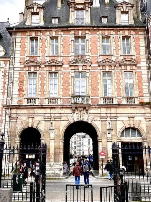 Duplex Sur 2 Etages - Le Marais - Centre