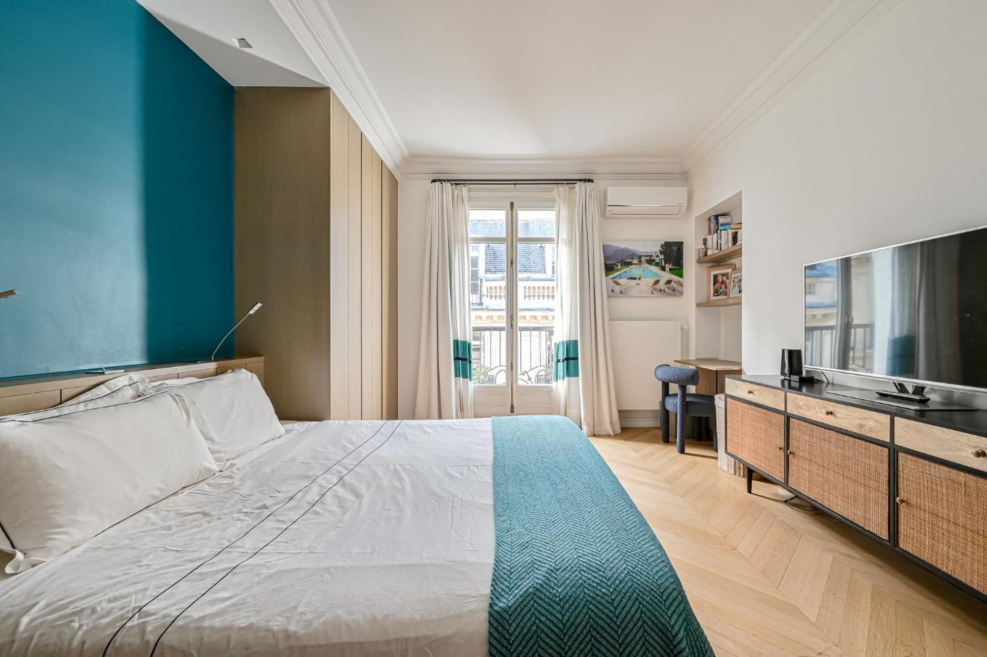 Apartment Gorgeous Eiffel Tower - Champs Elysees