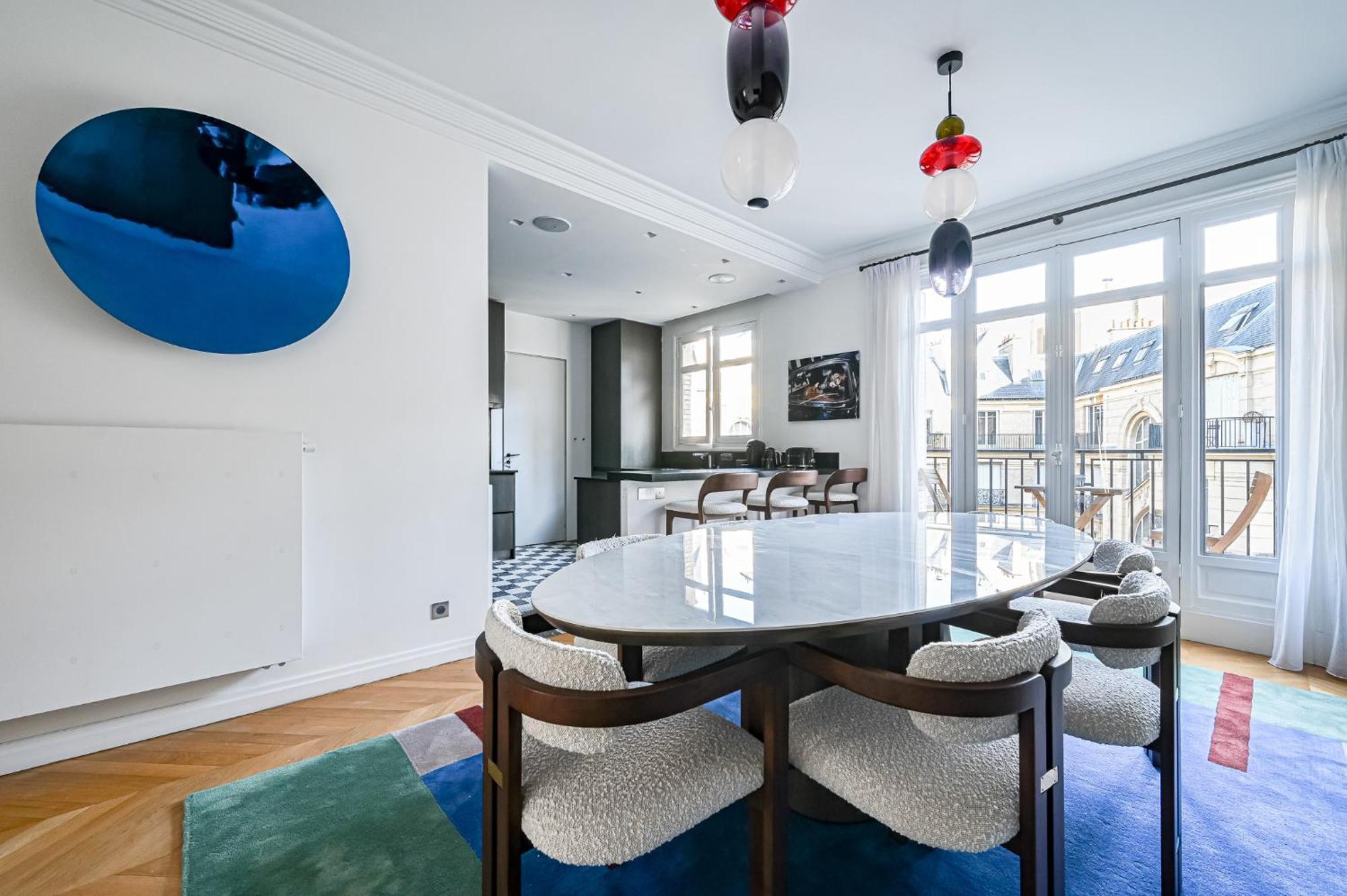 Gorgeous Eiffel Tower - Champs Elysees Apartment Paris