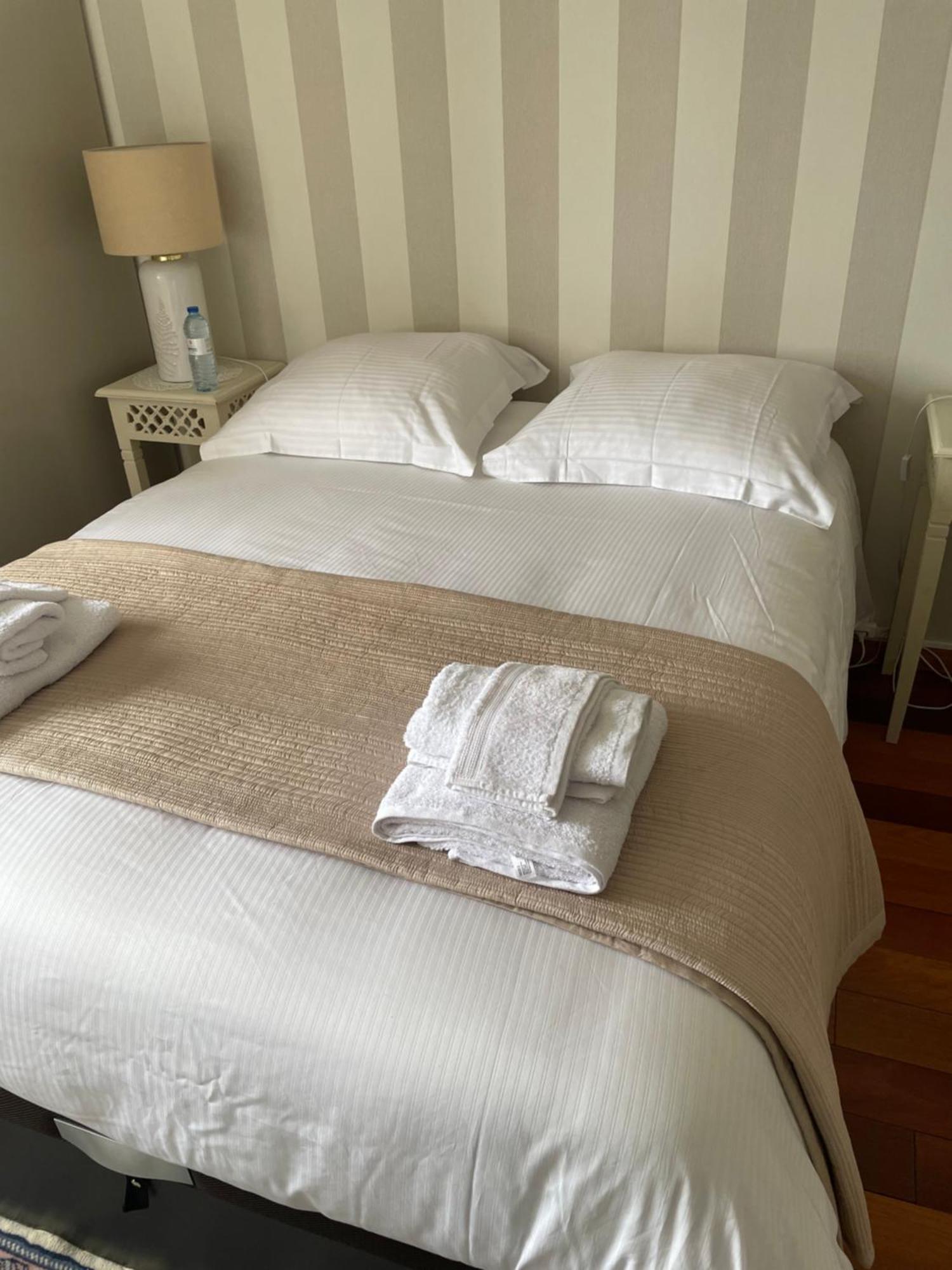 Avec Salle De Bain A Partager - Homestay *
