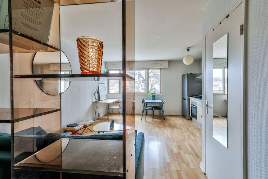 Elegant Studio A 10 Min A Pied Du Parc Montsouris Apartment Paris