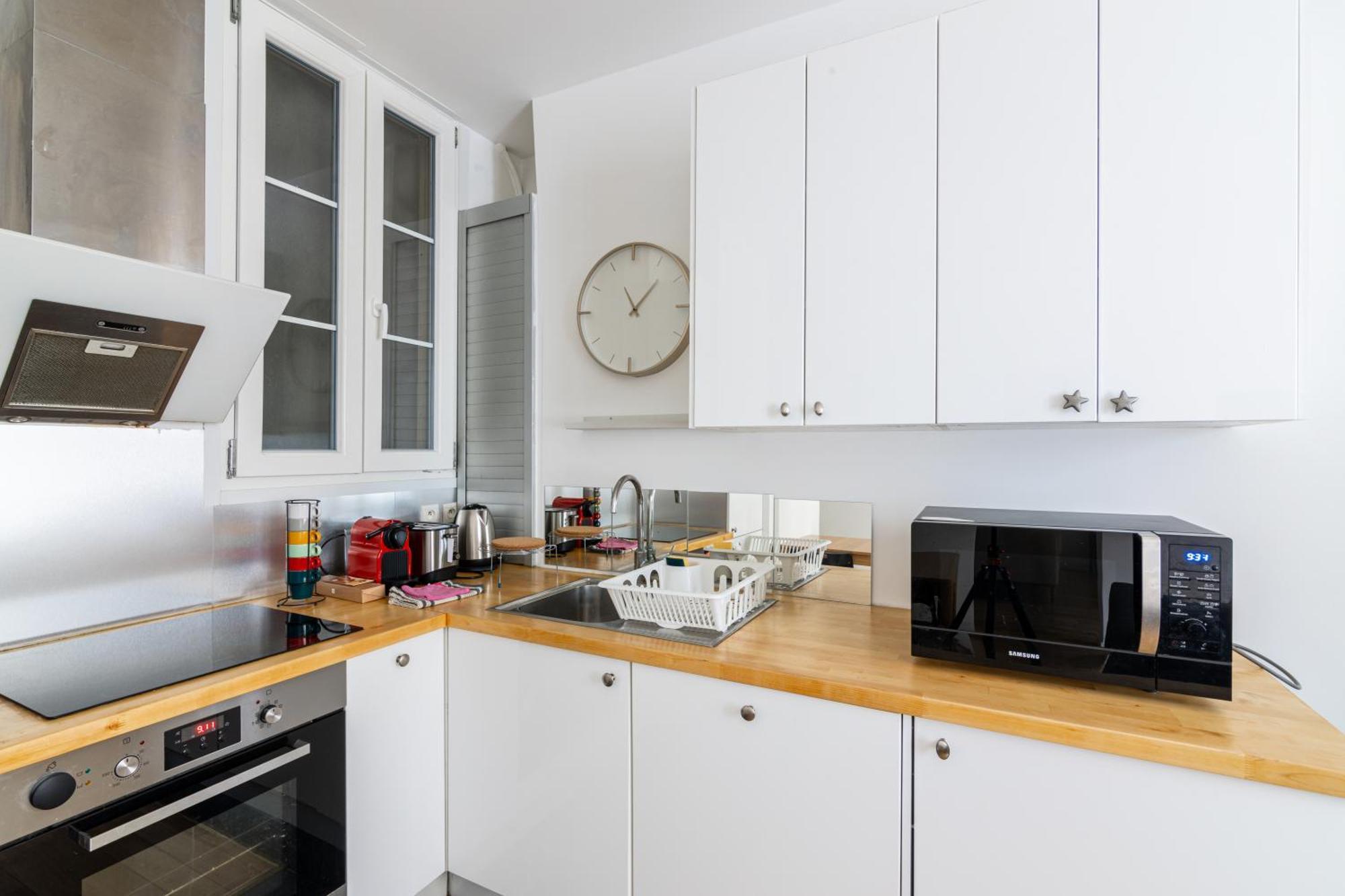 Luxurious 1 Bedroom Republique Vinaigriers Free Netflix Appartement