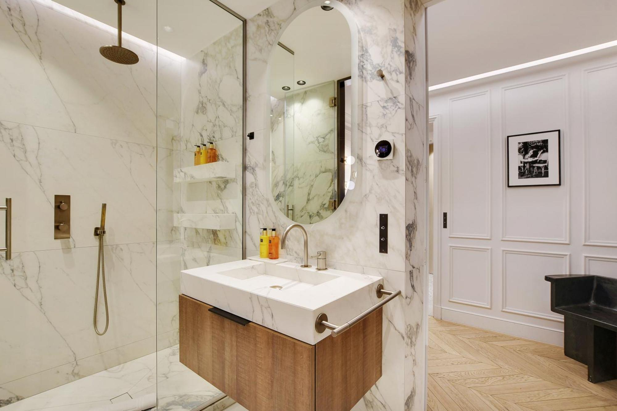 Thelander - Champs Elysees Serviced *