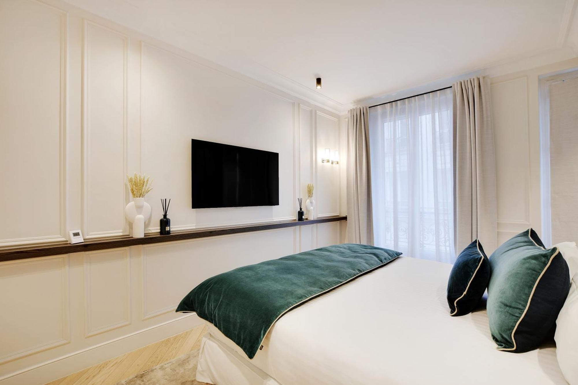 Thelander - Champs Elysees Serviced *