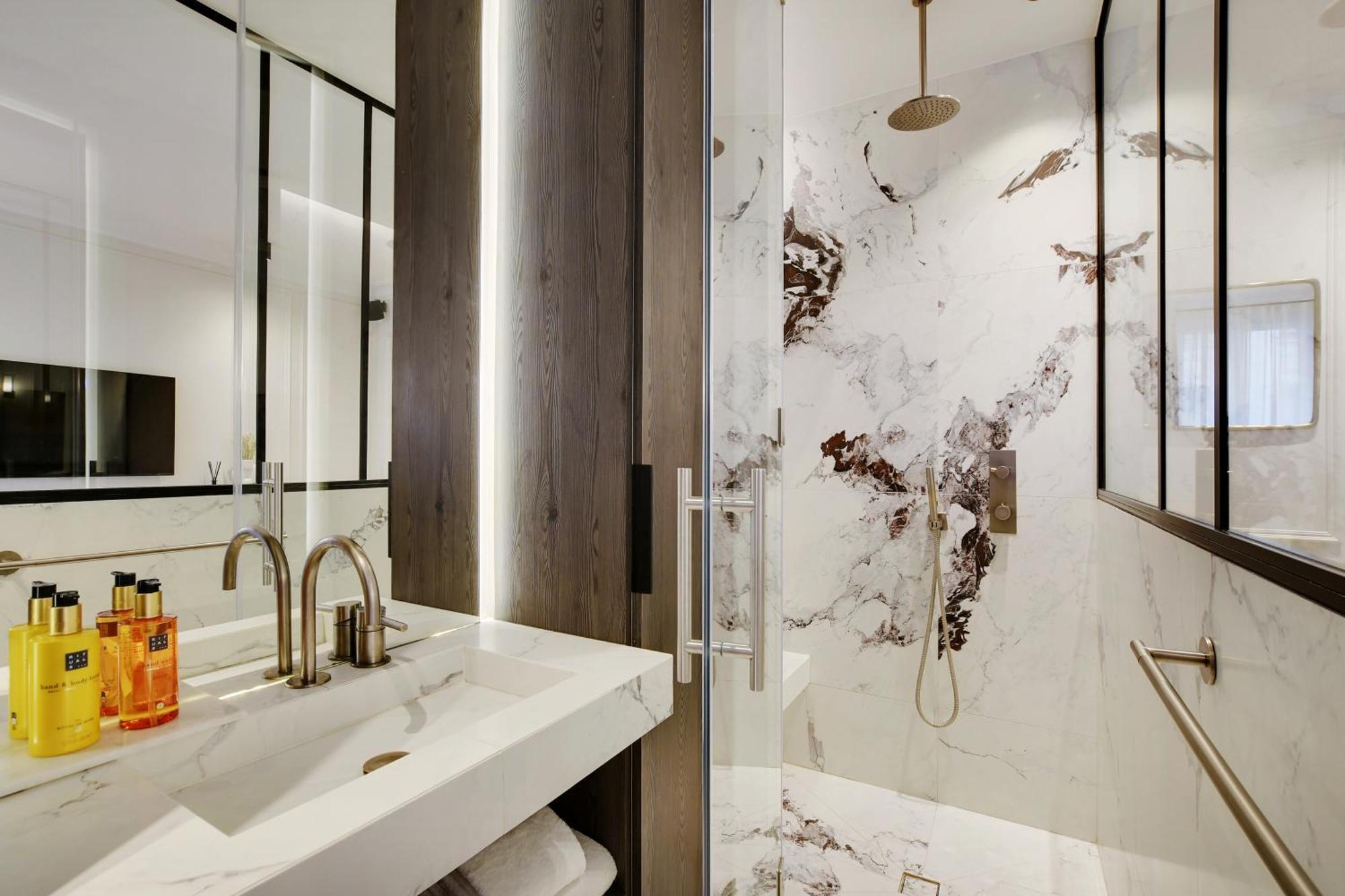 Thelander - Champs Elysees Serviced *