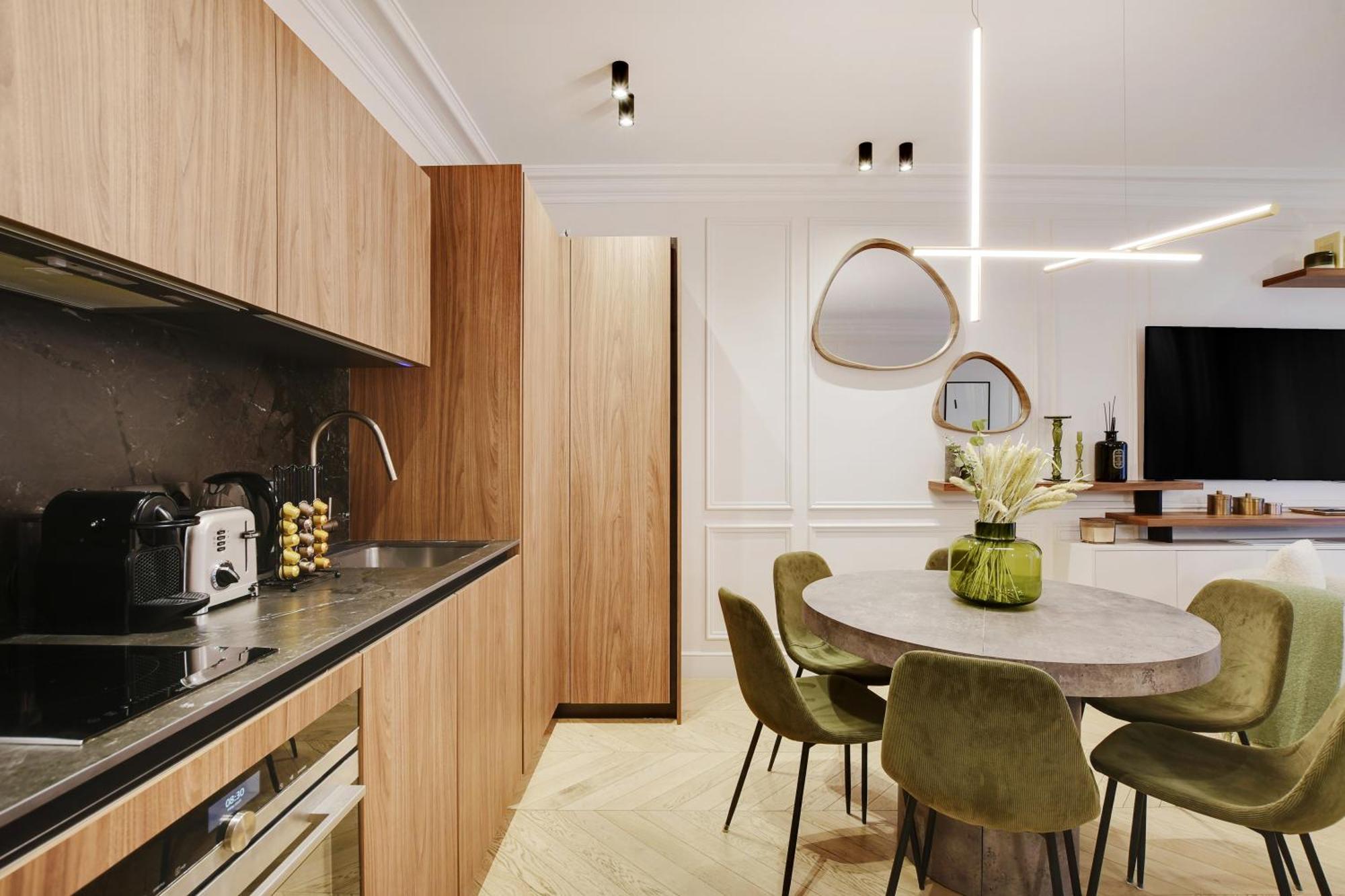 Thelander - Champs Elysees Serviced *