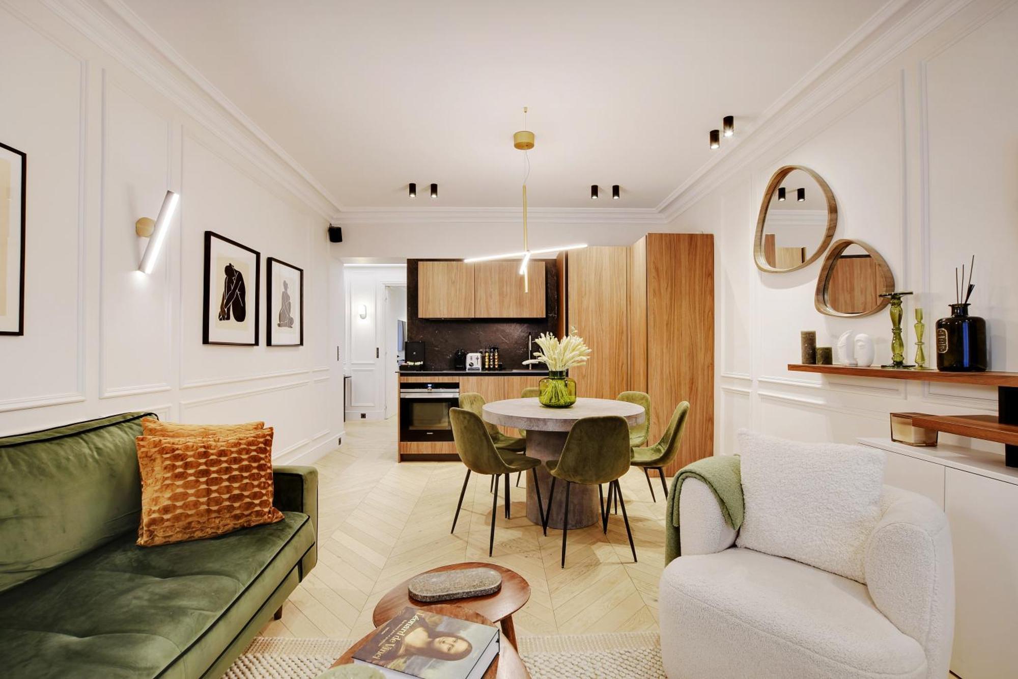 Thelander - Champs Elysees Serviced *