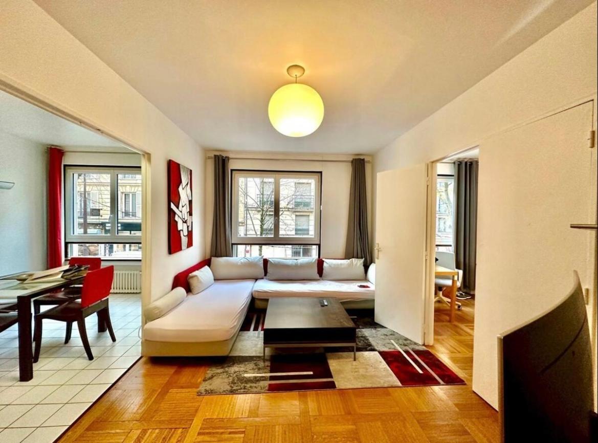 The Atrium: Luxe Parisian Retreat Near Eiffel Tower * Paris