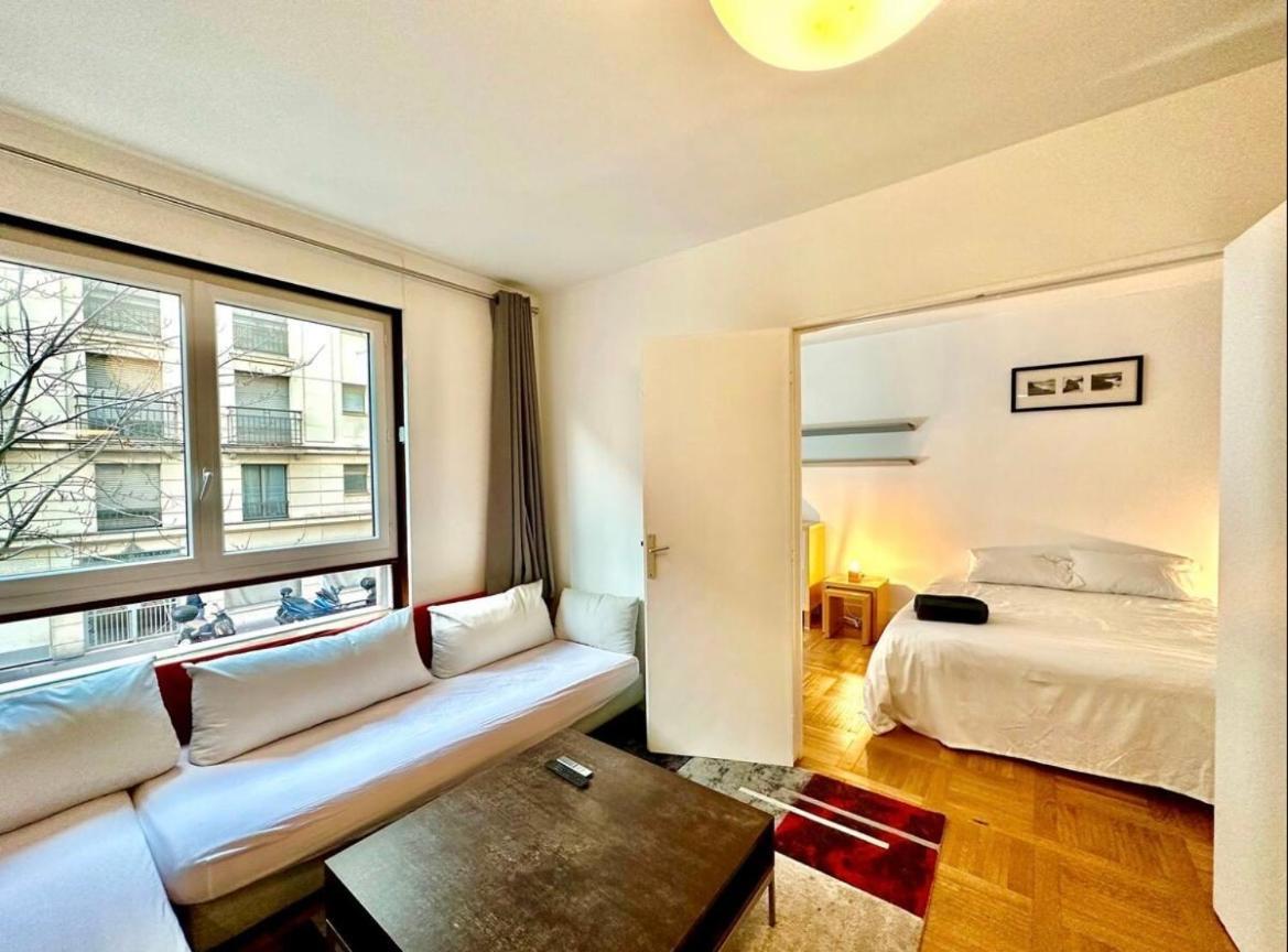 The Atrium: Luxe Parisian Retreat Near Eiffel Tower * Paris
