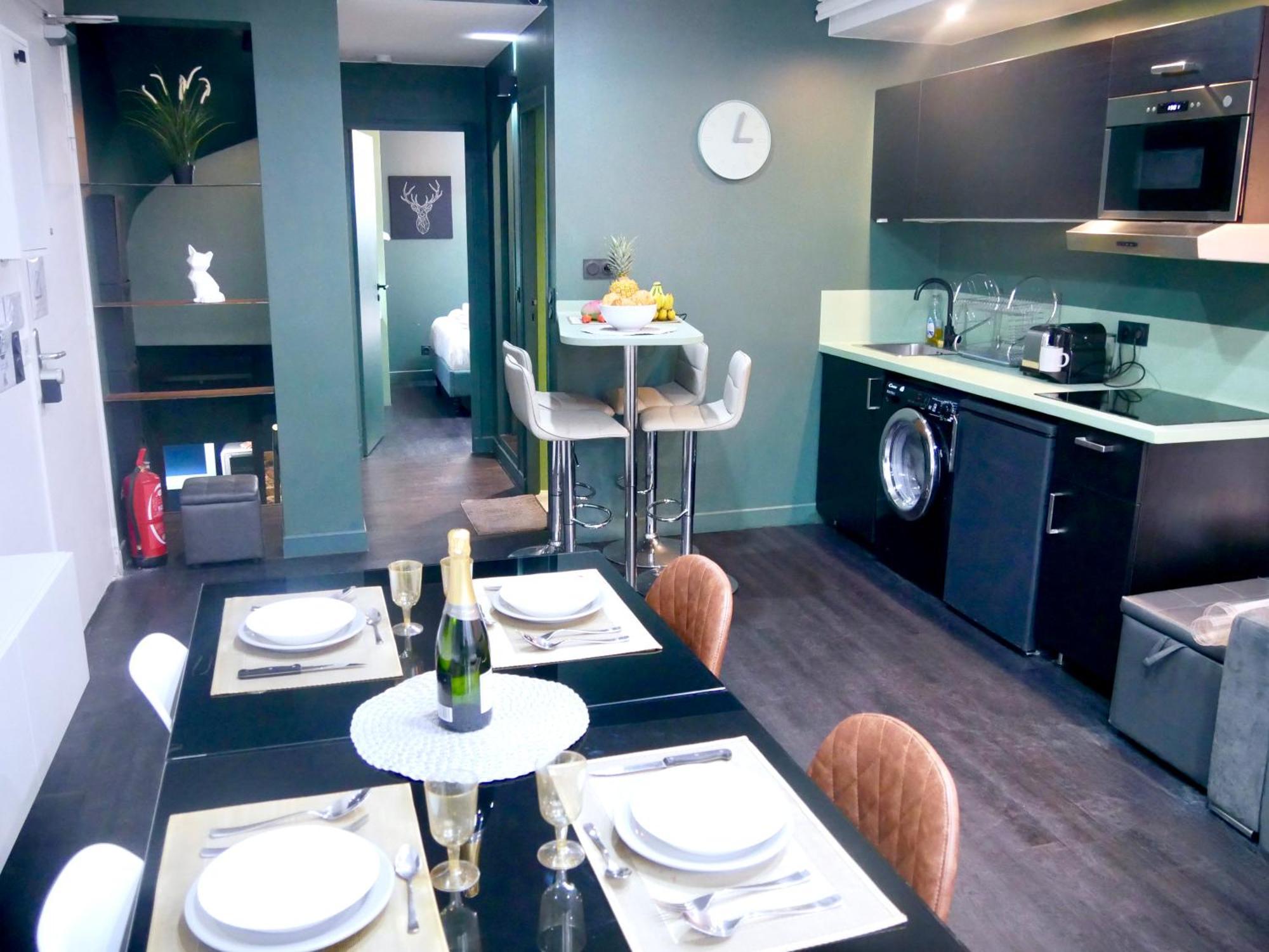 L'emeraude - 19eme Arrondissement * Paris