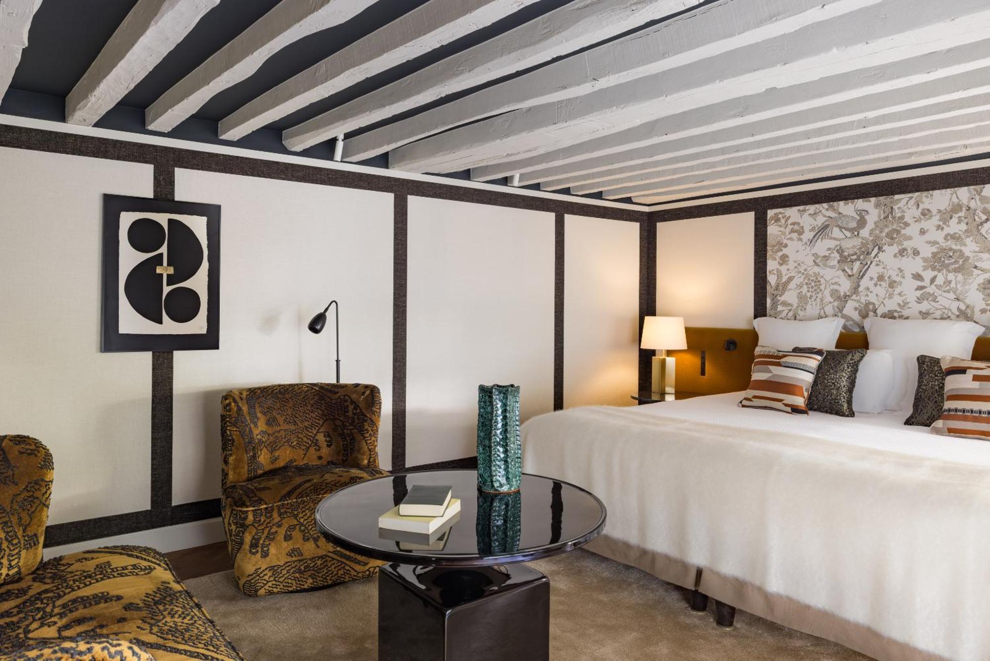 Hotel Le Pavillon De La Reine & Spa, Place Des Vosges Paris