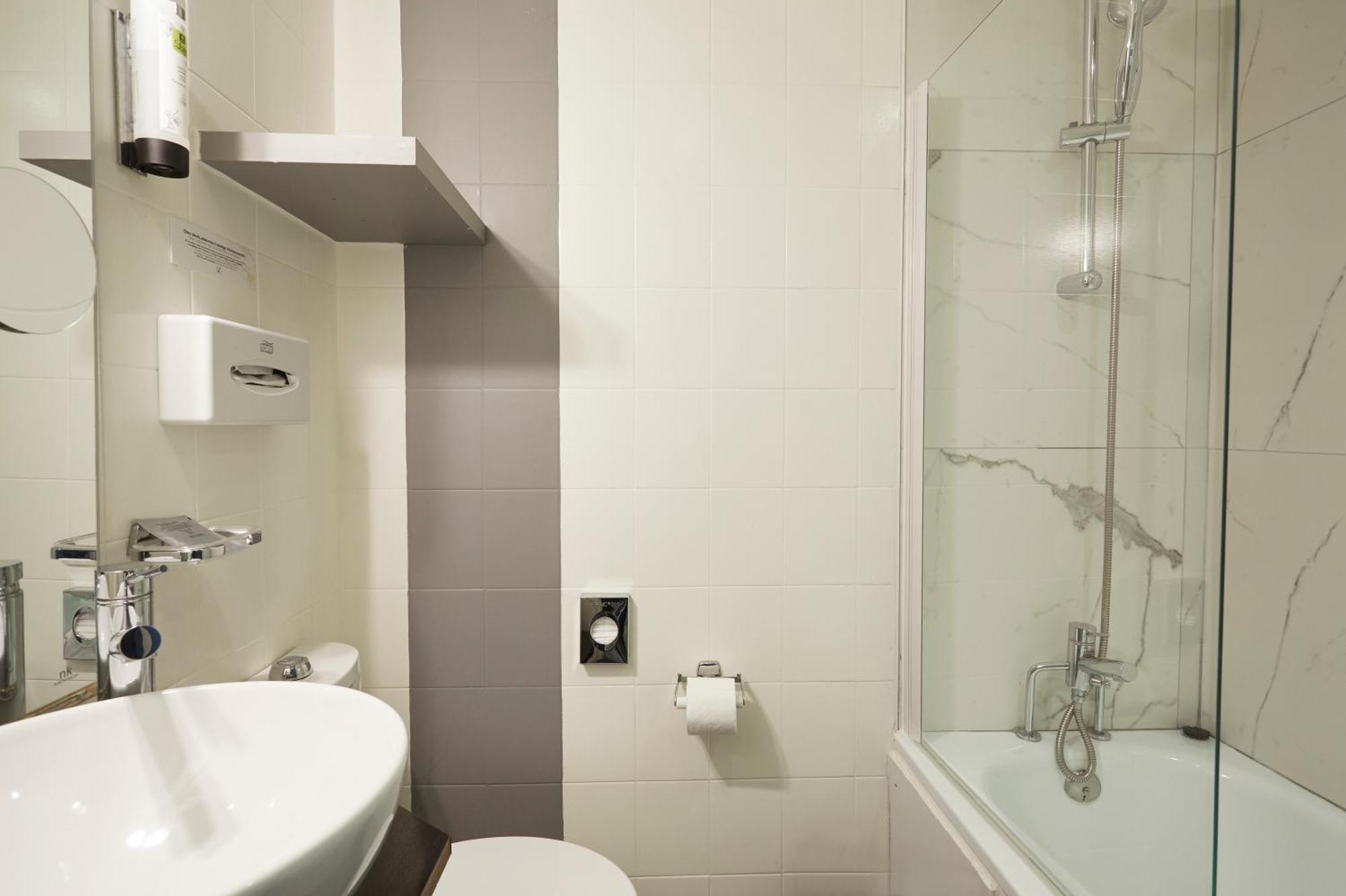 Hotel Jardin De Villiers 3*