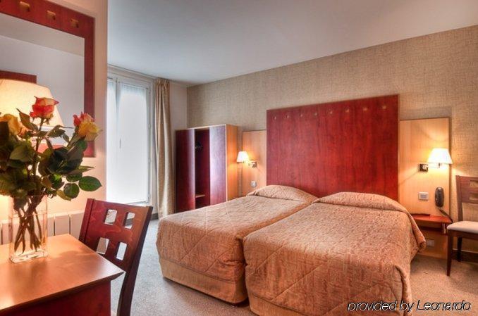 Hotel 10 Opera By Happyculture 3*