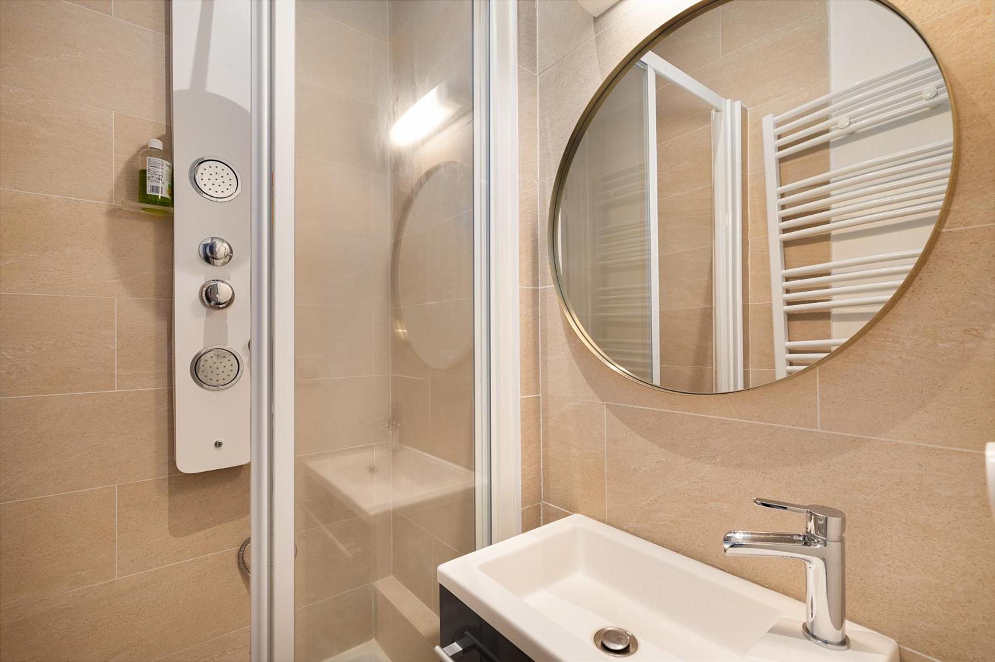 Guestrust - Champeret Porte Maillot - Ternes Apartment *