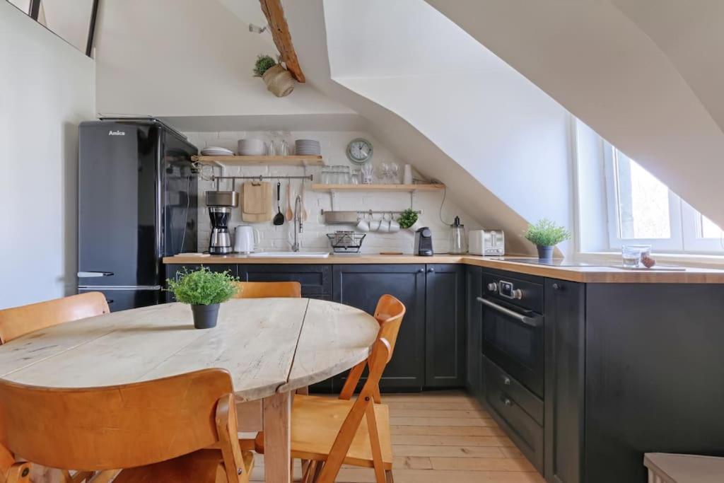 Mykeypers - Fantastic Designed Parisan Loft 2br/6p- Le Marais Apartment *