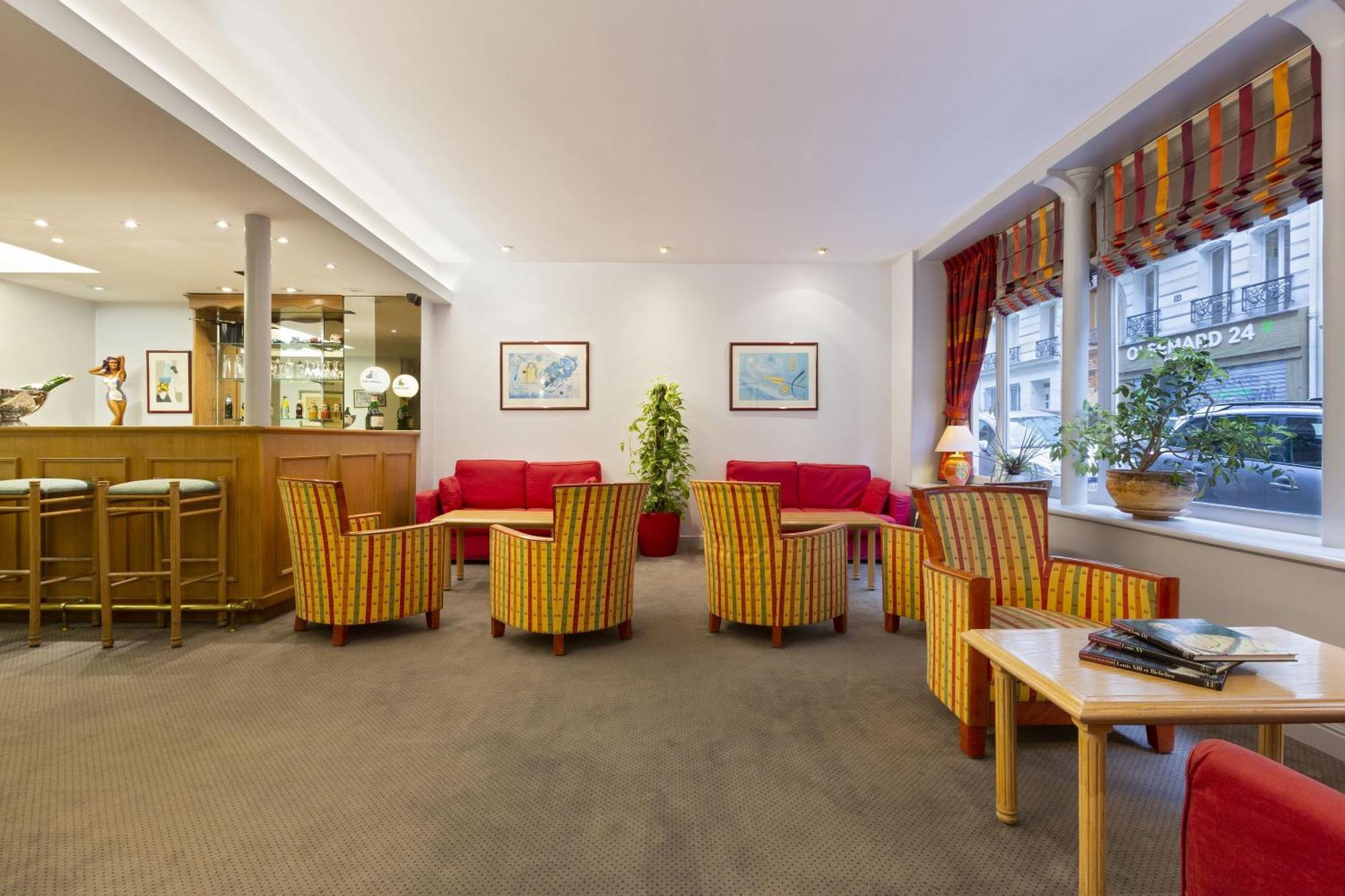 Du Pre Hotel 3*